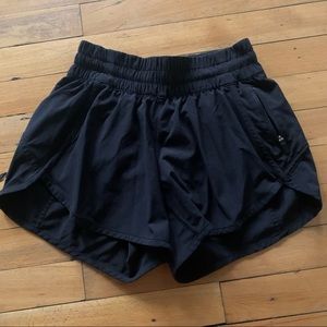 Lululemon Tracker Low Rise Short 4”